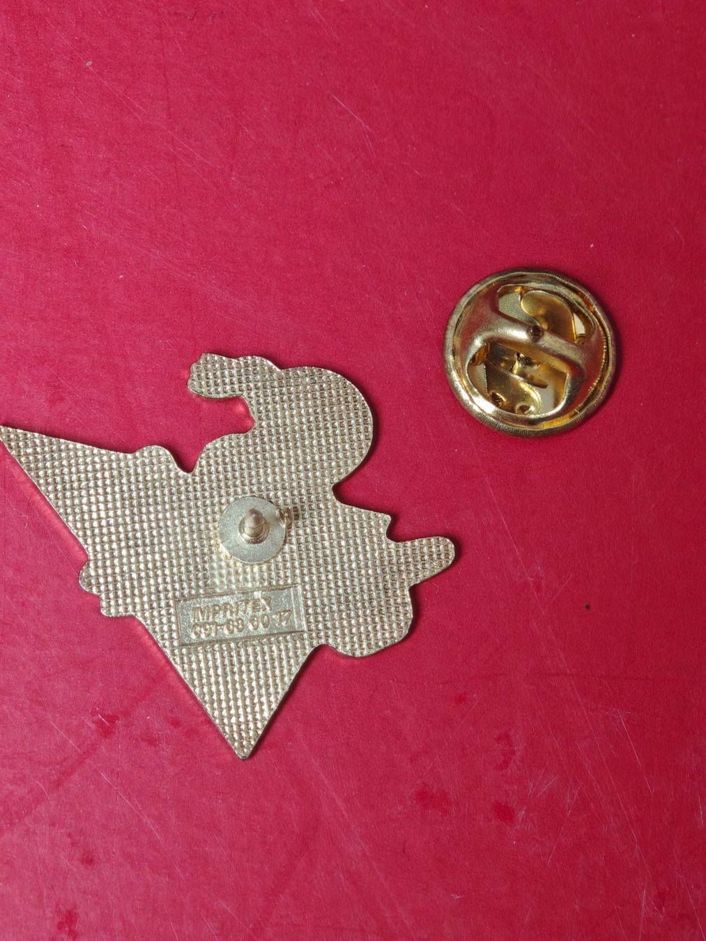 Swiss Placchette & Badge: Pin Knorrli auf Skateboard – Usato da Urdorf venduto da AHOI-90 1