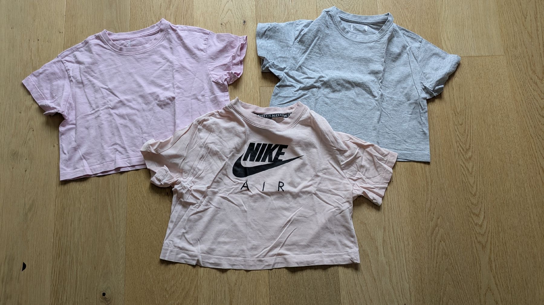 Nike Blusen, T-Shirts & Tops: 3 T-Shirts, Grösse 164/S – Gebraucht aus Ettingen von Gerbera99