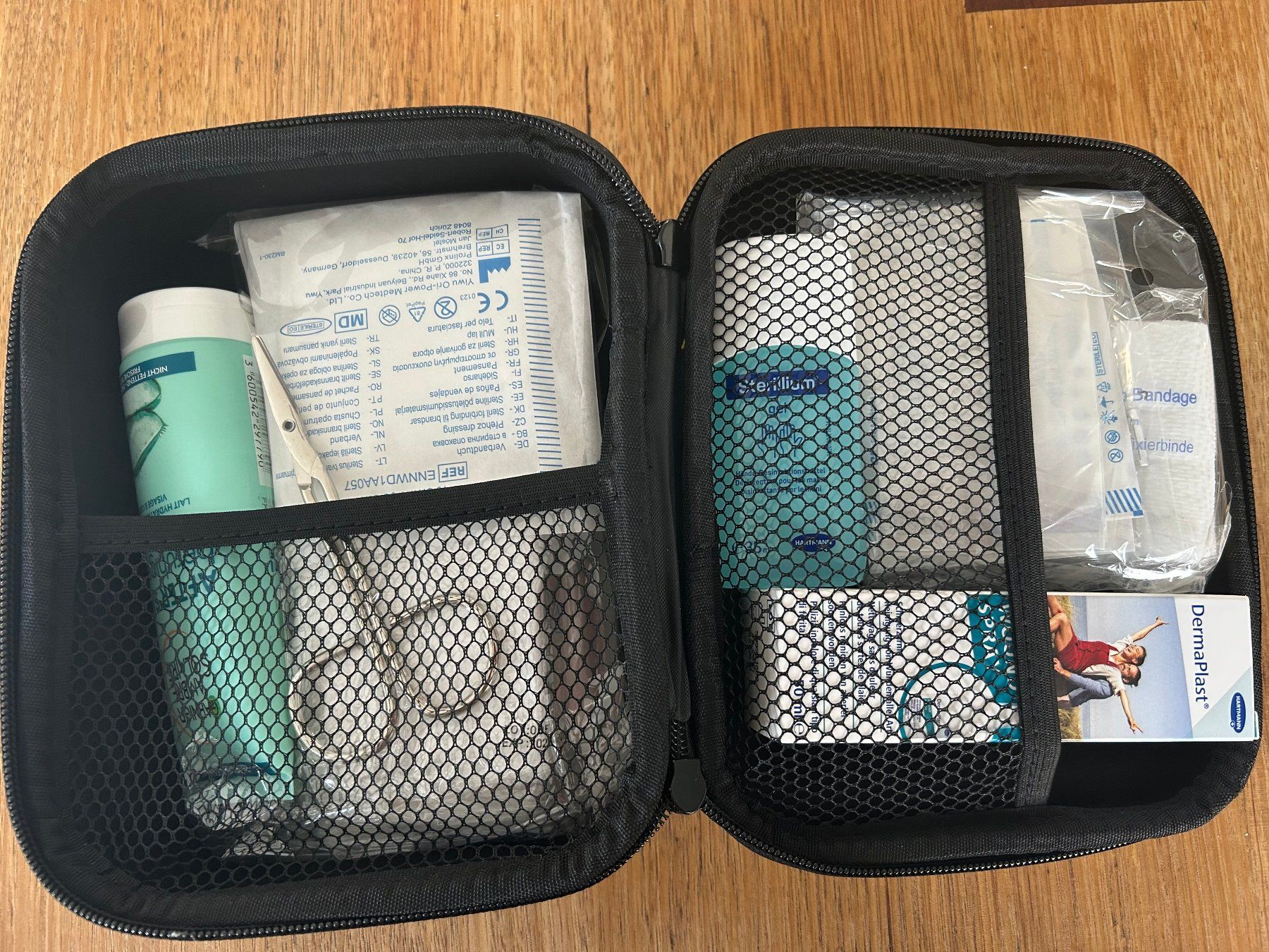 Kit di pronto soccorso: TCS - kompaktes Reise First Aid Set – Nuovo e nell'imballaggio originale da Hugelshofen venduto da fulton7 2