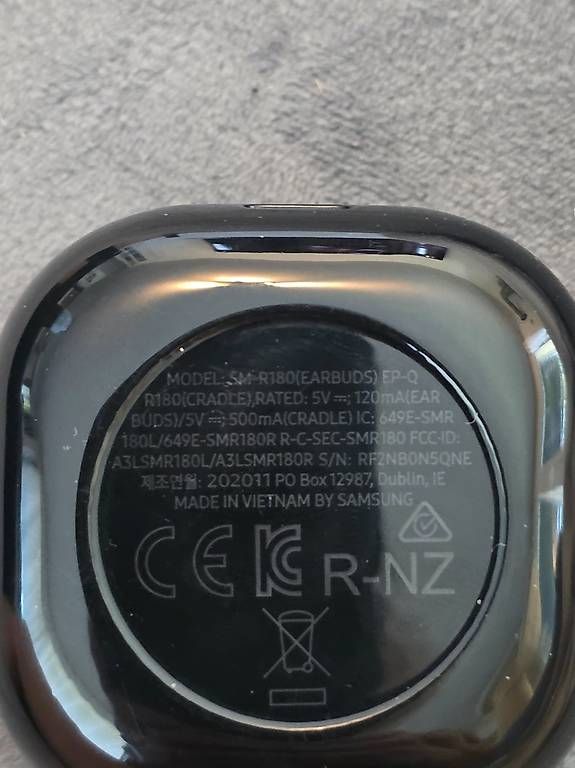 Cuffie: Samsung Galaxy Bud Live  – Usato da Kerns venduto da N28 3