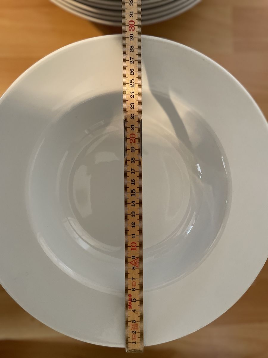 Piatti: 20 Suppenteller CreaTable/Ikea, weiss, Durchmesser 27-30 cm – Usato da Gelterkinden venduto da highfligh 2