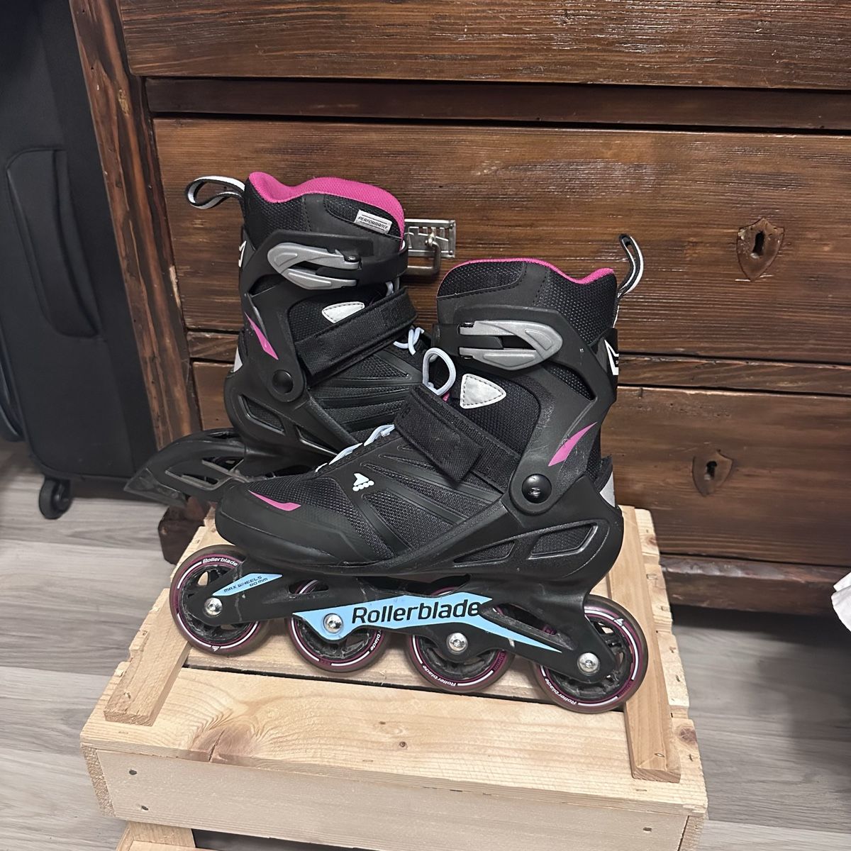 Patins à roul. & inline: Rollerblades – D'occasion à Mauren par ninaB98 1