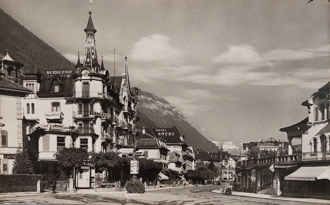 Cartoline postali: INTERLAKEN - Bahnhostrasse – Usato da Delémont venduto da Domdom1