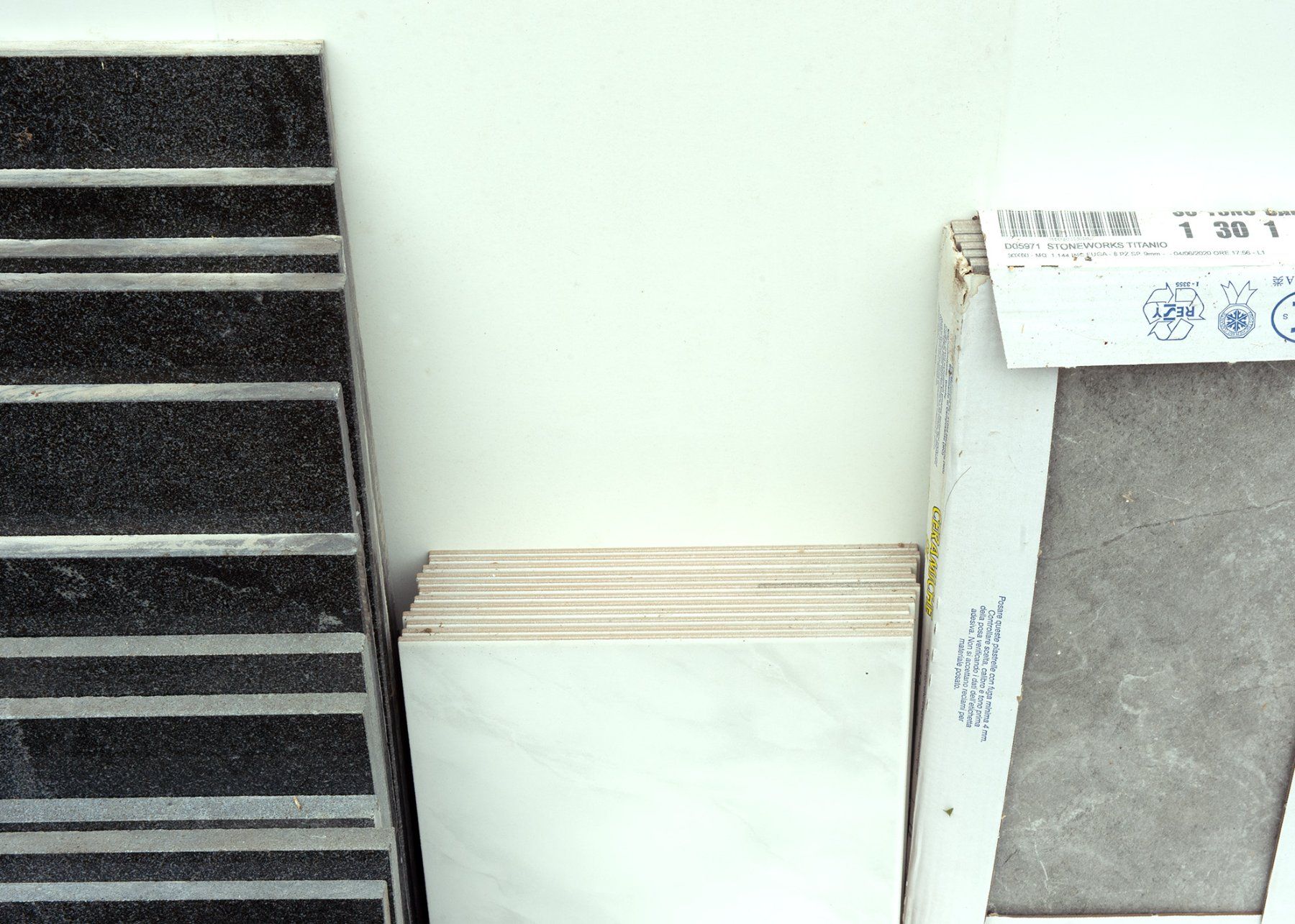 Bodenbeläge: Restposten Granit- und Keramikplatten – Neu (gemäss Beschreibung) aus Lützelflüh-Goldb von Harriho 1