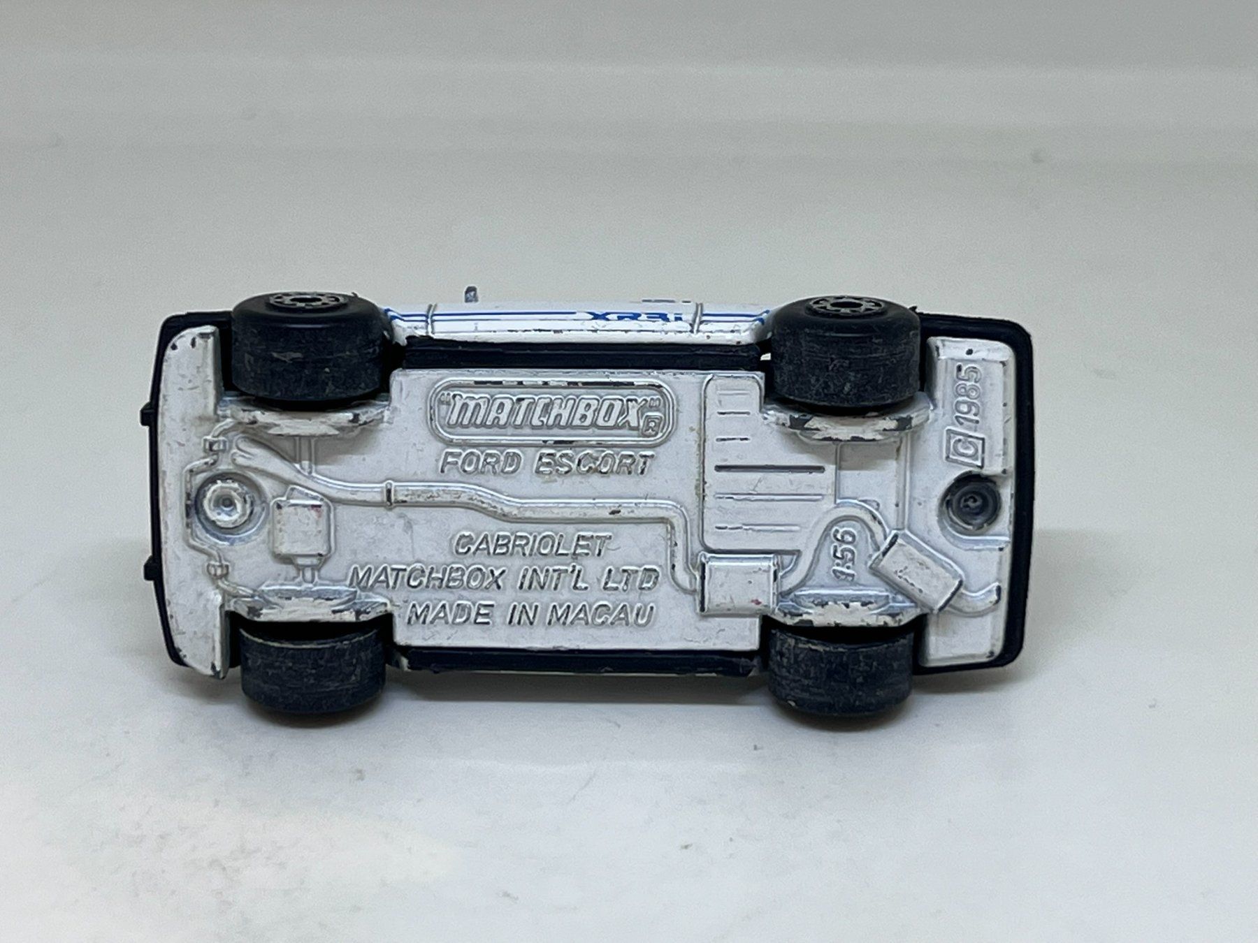 Matchbox Modellini d'auto: Matchbox Ford Escort Cabriolet #726 – Usato da Wildegg venduto da LaaBoutique 3