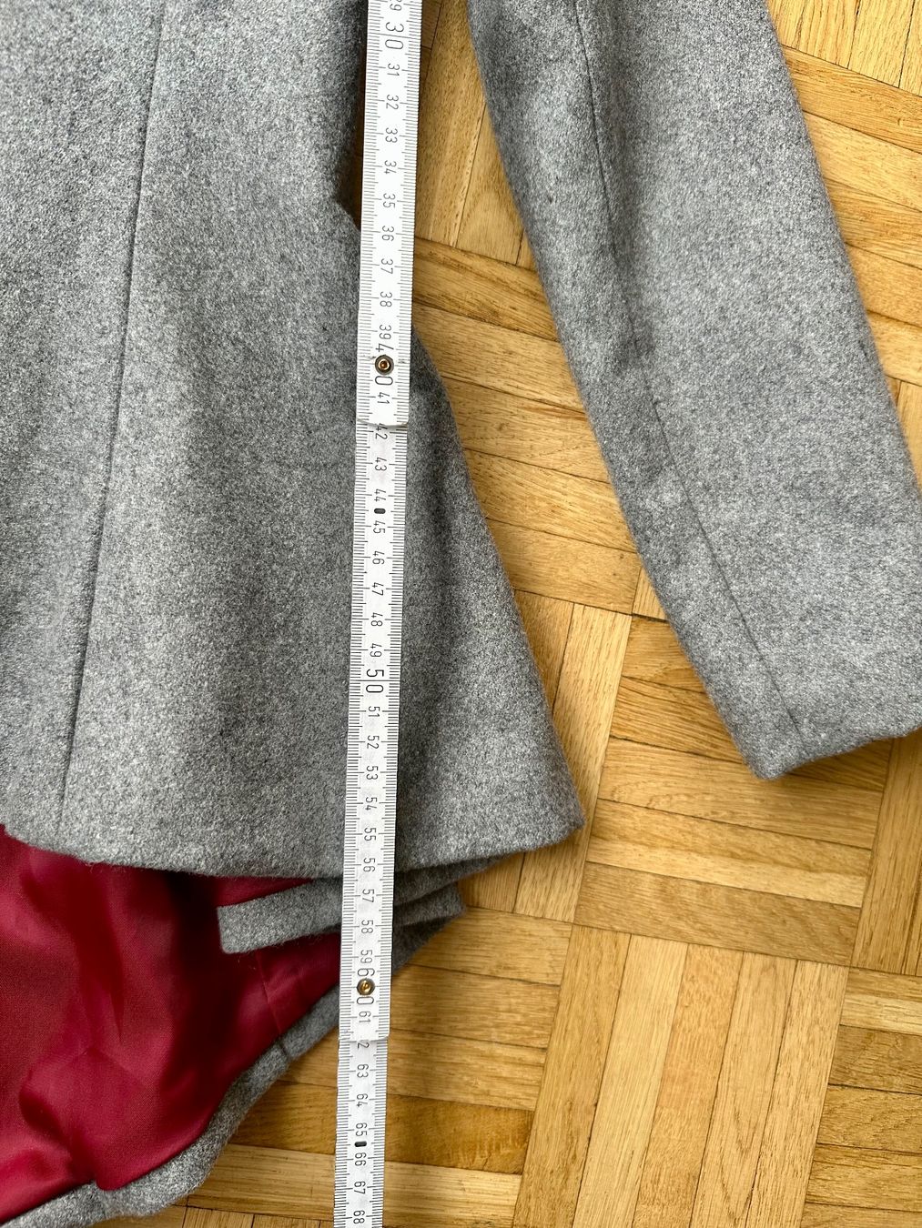 Cappotti: Eleganter grauer Mantel, tailliert – Usato da Zürich venduto da ong8 3