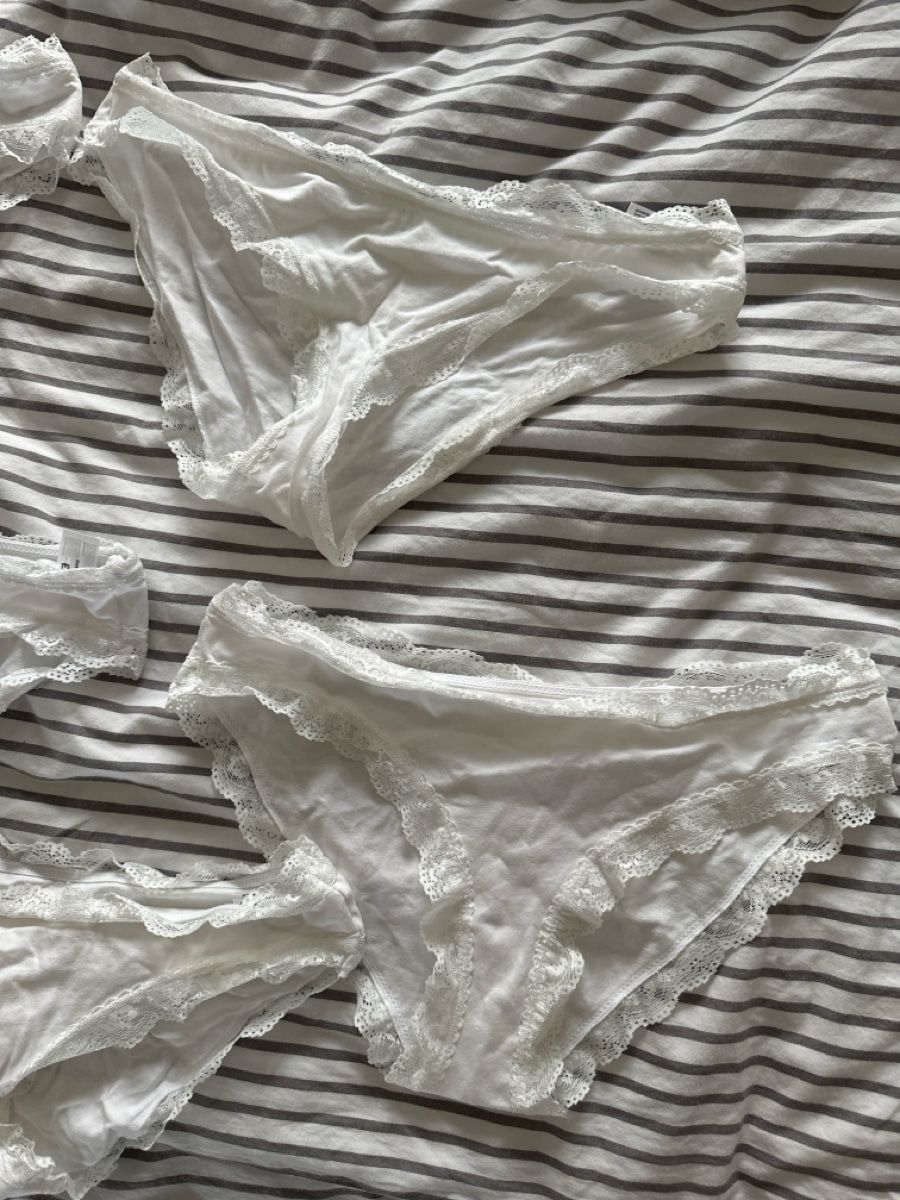 Autres dessous: Weisse Unterhose, neu, mit Spitze, Grösse S – D'occasion à Zug par a.marryl 2