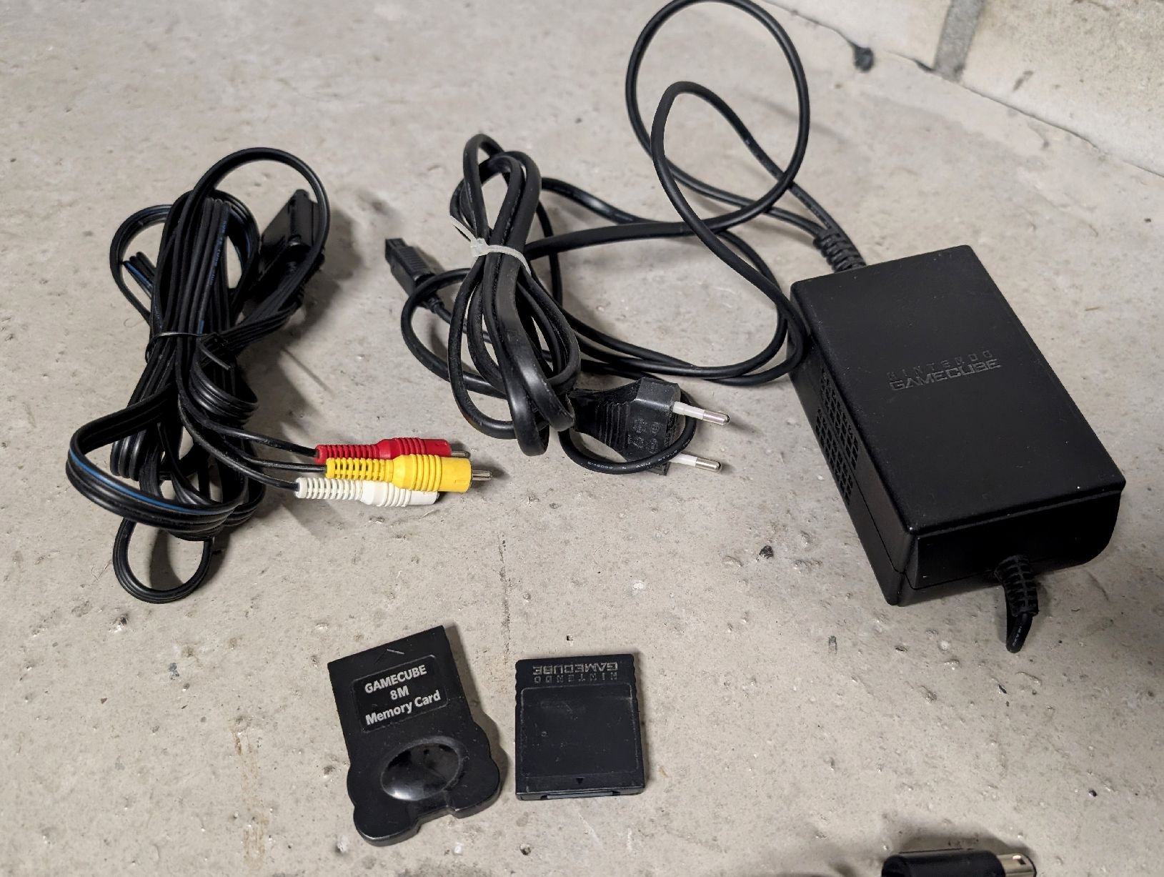 Nintendo Console: Nintendo GameCube mit Spielen und Controllern – Usato da Emmen venduto da Maik 4
