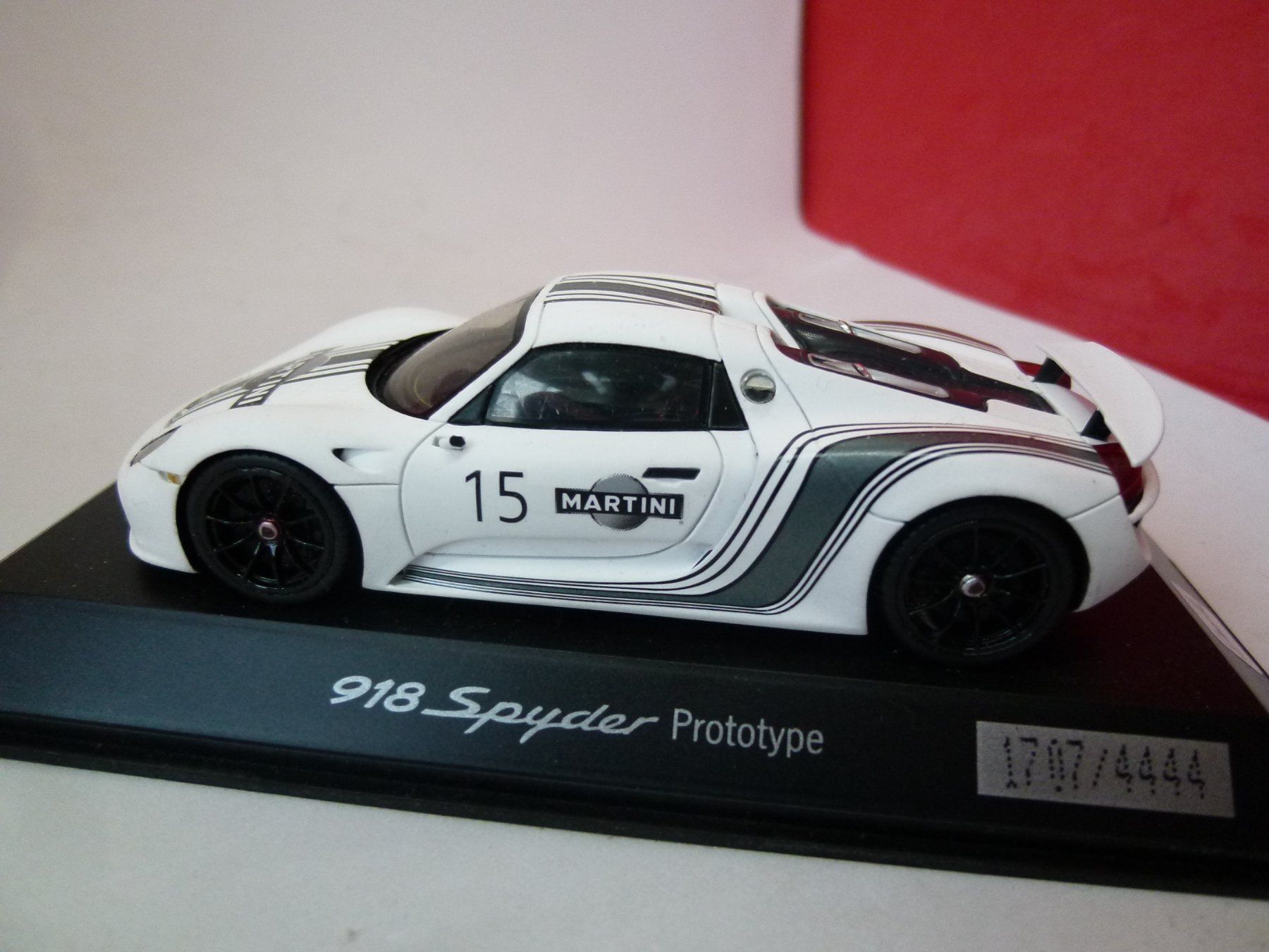 Spark Modellini d'auto: Porsche 918 Spyder Prototype - MARTINI ! ltd von SPARK !! – Usato da Reiden venduto da Aston2