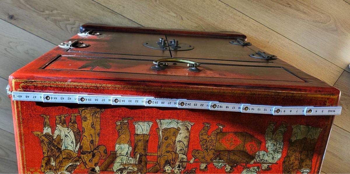 Cassettiere: RARE : Meuble chinois laqué rouge – Usato da Bursinel venduto da SeveralLives 4
