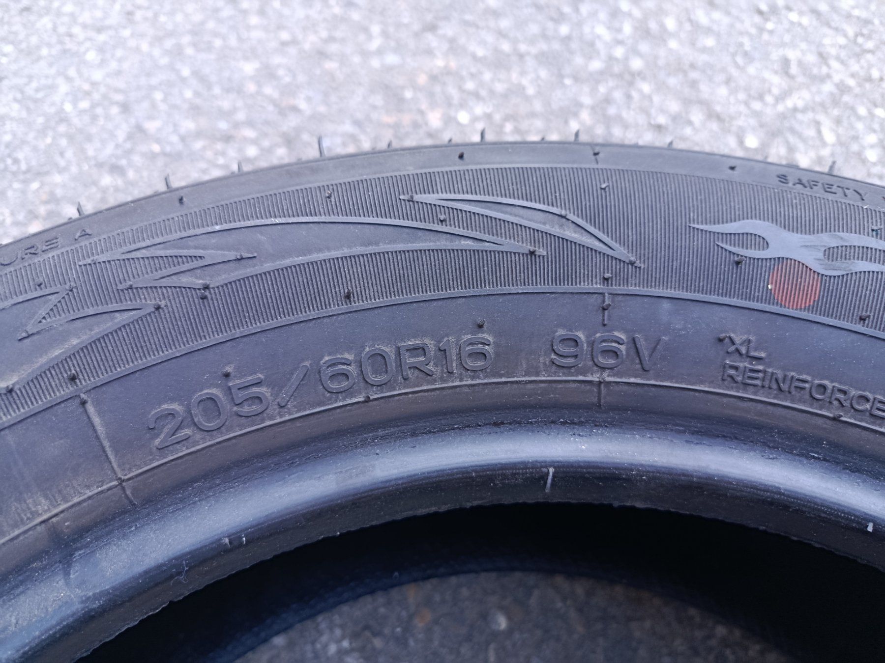 Tutti pezzi di ricambio auto: Reifen 205/60R16 – Usato da Brunnen venduto da Sweni77 1