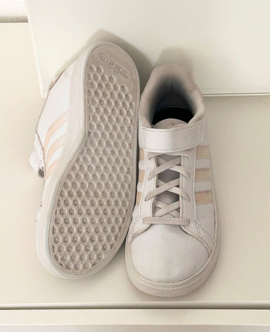 Adidas Chaussures filles: Scarpe Adidas nr 35 – D'occasion à Bellinzona par RossoScarlatto 3