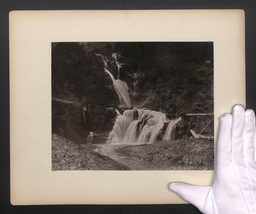 Fotografie & Manifesti: Fotografie Schattenhalb, Blcik auf den u – Usato da Berlin venduto da bartko-reher
