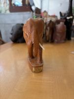 Holzfigur Elefant handgeschnitzt aus Thailand guter Zustand