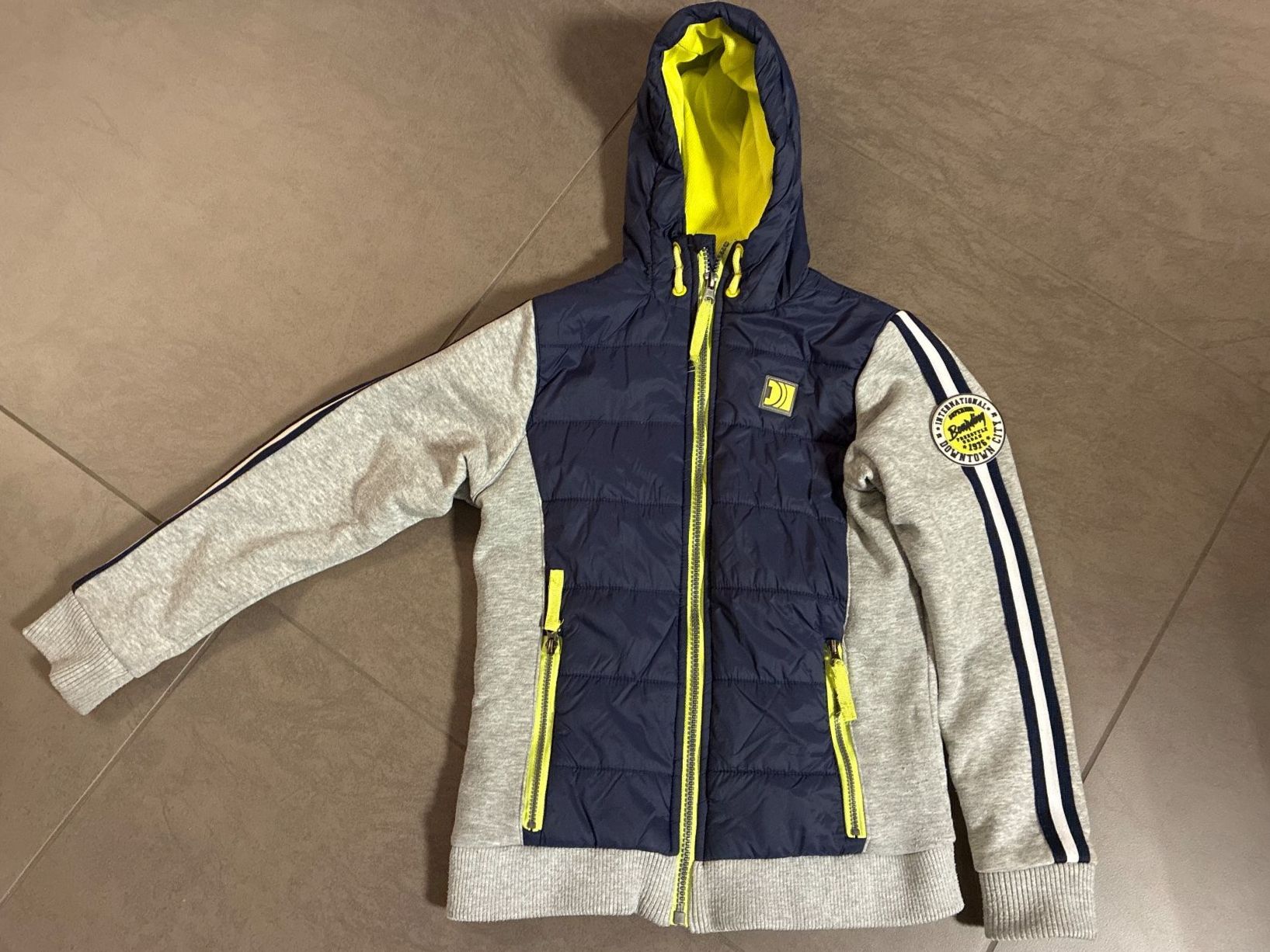 Jacken & Mäntel: Winter- Frühlings-, Herbstjacke, Gr. 134 – Gebraucht aus Guntershausen von Gloominati