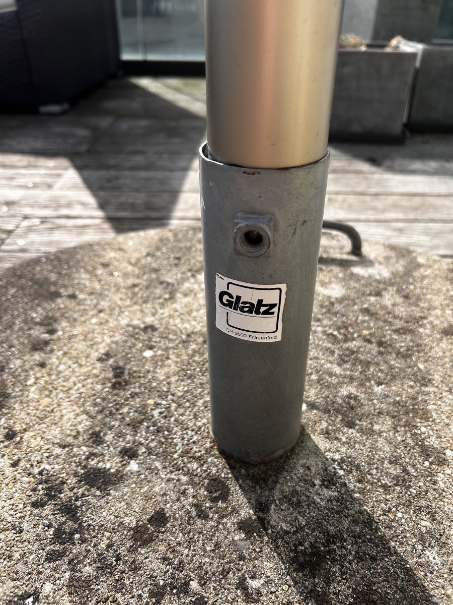 Glatz Ombrelloni: Glatz Pendelsonnenschirm mit Betonsockel – Usato da wabern venduto da starskycrew 3