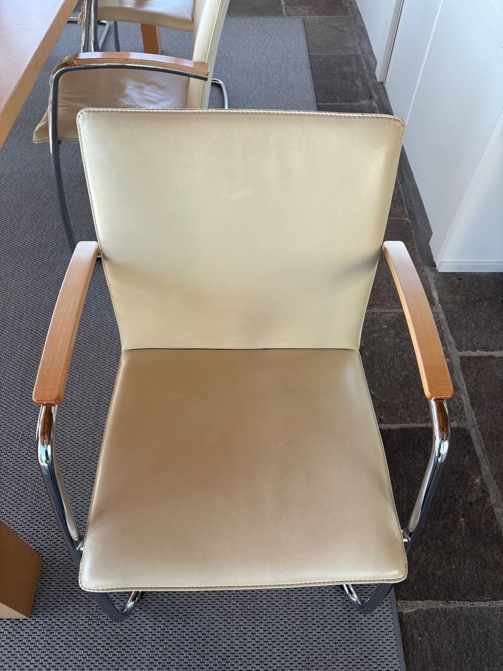 Tischset: Esstisch mit 8 Stühle – Gebraucht aus Lostorf von Core84lo 1