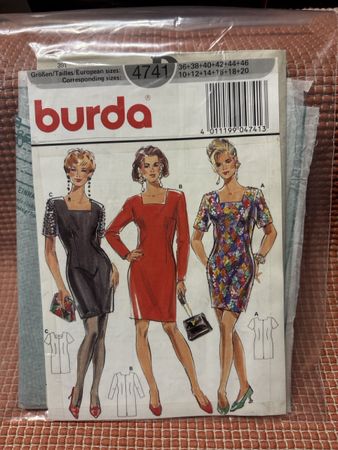 Schnittmuster für Frauen Kleid