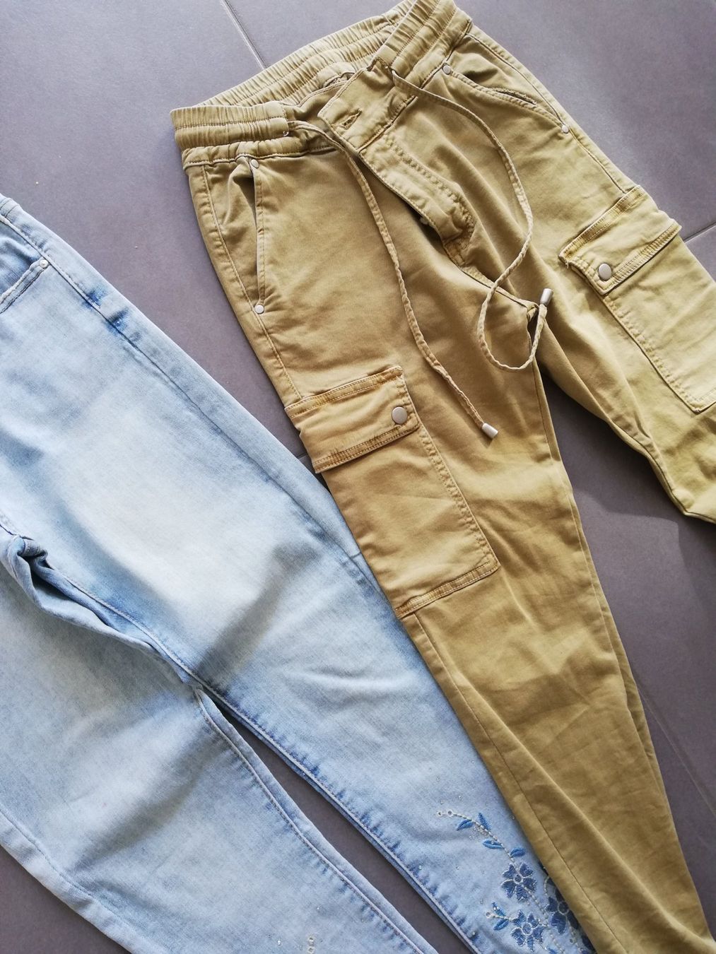 Lotti di vestiti: 2 Paar Jeans Gr 34 – Usato da Untersiggenthal venduto da Marlen59
