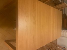 Ausziehbarer Esstisch inkl. 6 Stühle