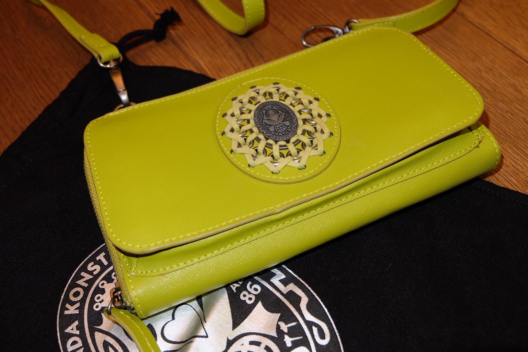 Borse da donna: Pochette von KONPLOTT, lime – Usato da Eggersriet venduto da illy76 1