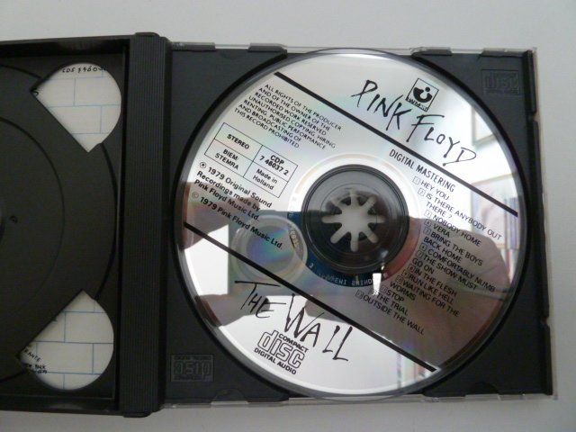CDs: Pink Floyd - The Wall  (2 CD-Box) – Gebraucht aus Au ZH von sikoku 2