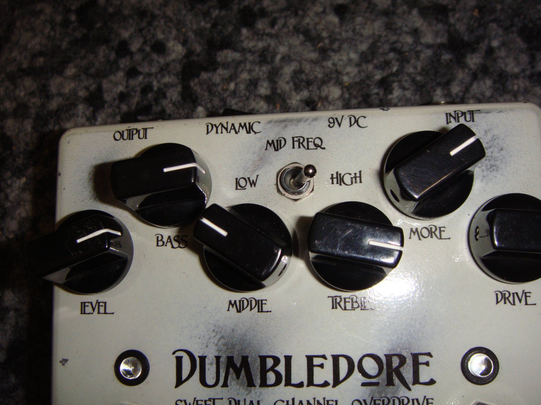 Strumenti musicali: Weehbo Dumbledore – Usato da Büron venduto da Analoggallery
