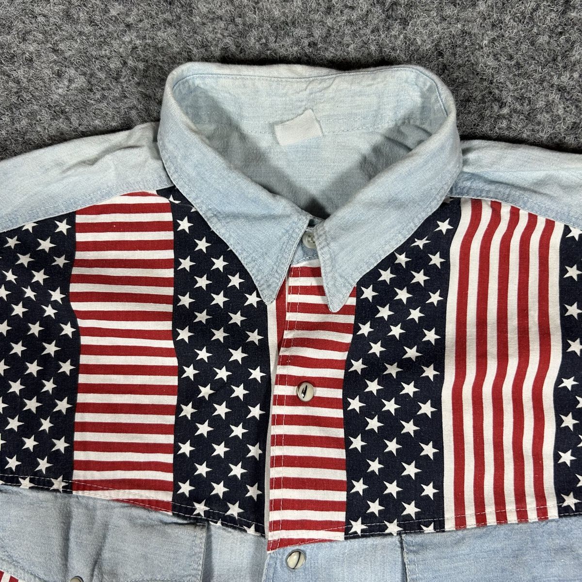 Chemises: USA SHIRT  – D'occasion à La Sagne NE par Matlasape 2