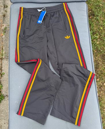 Adidas Trainerhose, Gr. M, NEU mit Etikett!