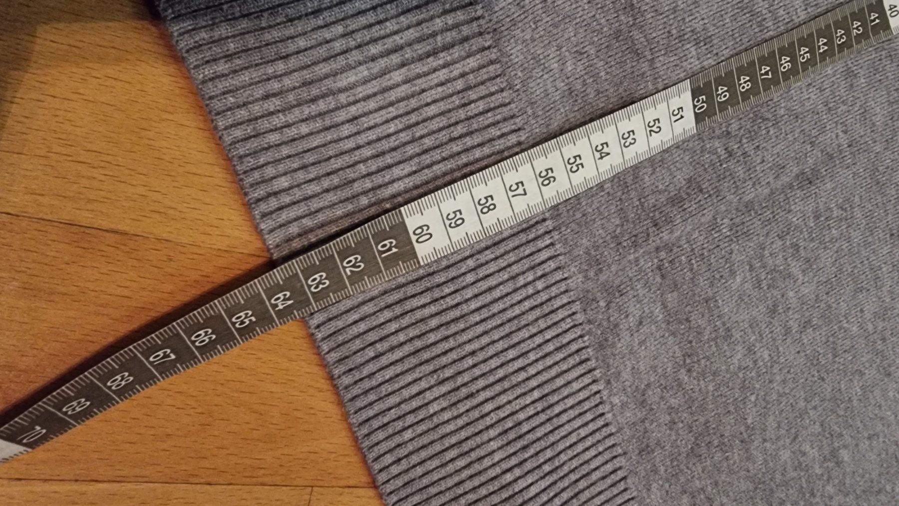 Pullover & Sweatshirts: Kuscheliger Rollkragenpullover, Grau, Gr.38-40 Top Zustand – Gebraucht aus Wald ZH von CapLux 7