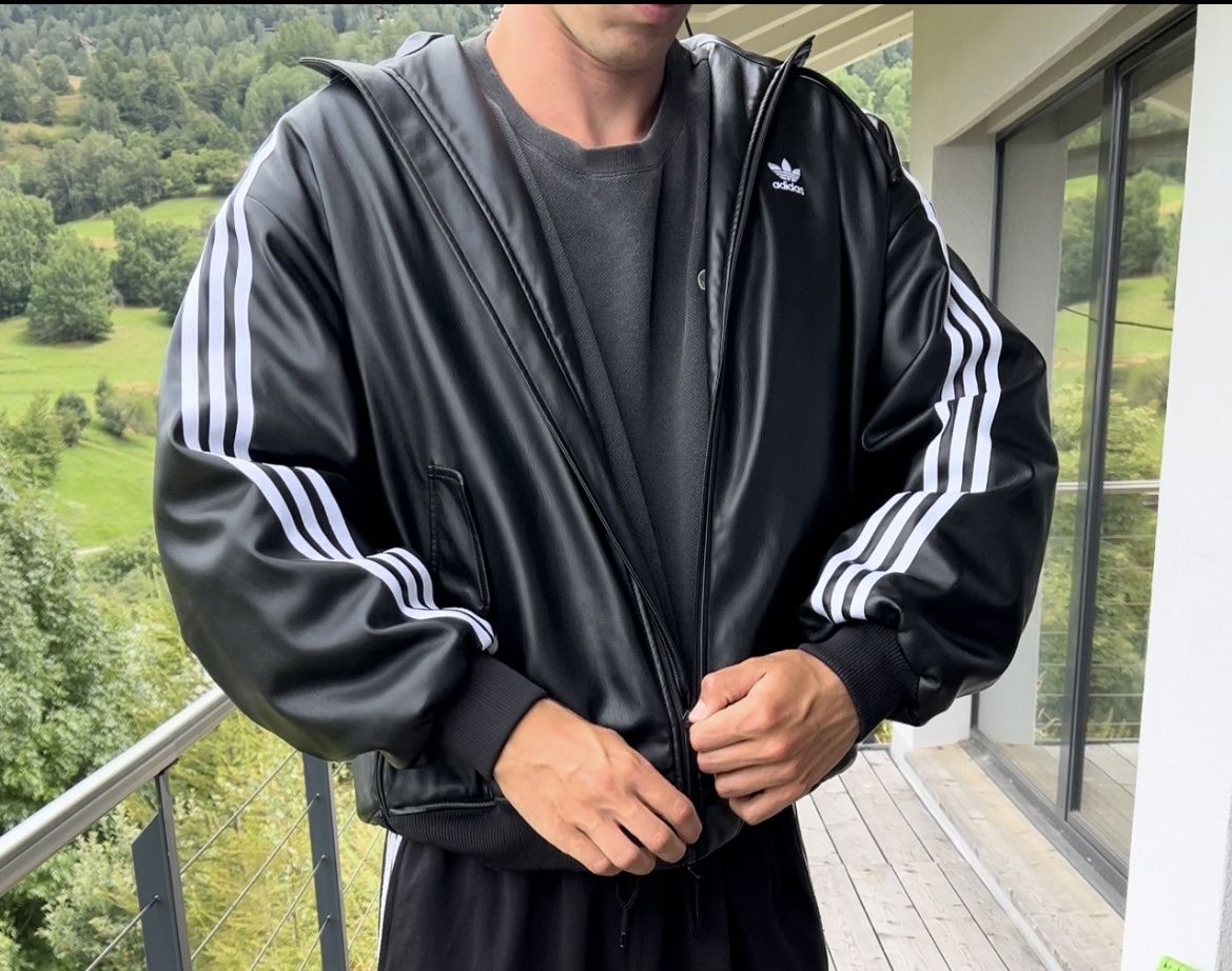 Adidas Jacken: Adidas Boxy Faux Leather Jacket – Neu (gemäss Beschreibung) aus Bürchen von leo_66dc