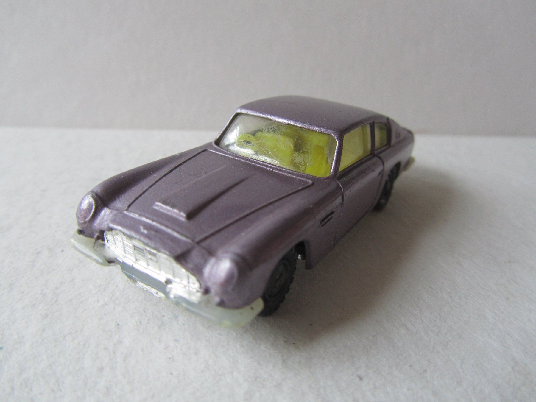 Corgi Toys Modellini d'auto: Aston Martin DB 6, Husky – Usato da Weiningen ZH venduto da dietsch57 1