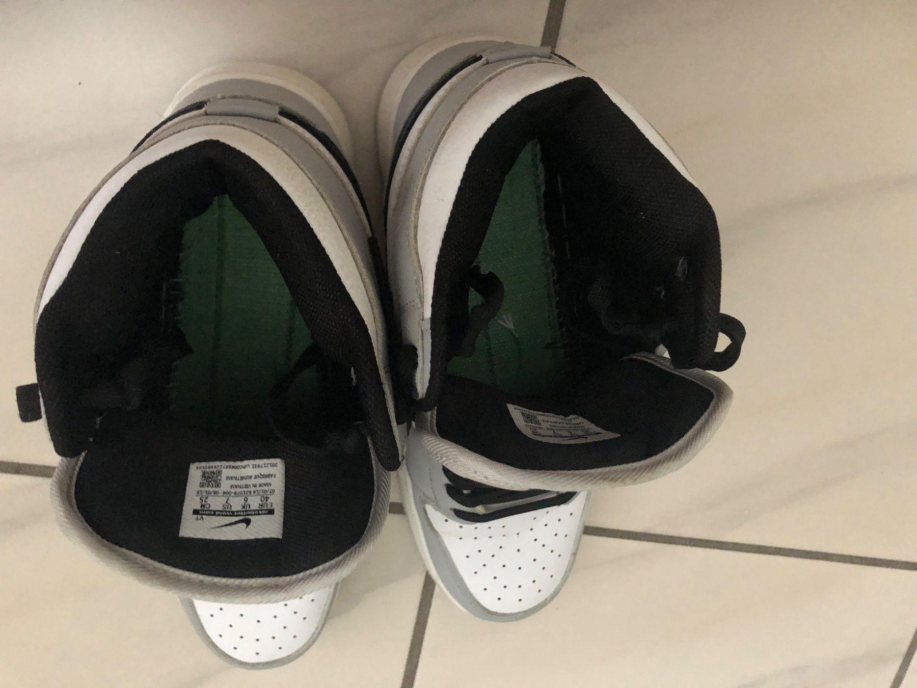 Jordan Scarpe da donna: Jordan 1 Mid, Size 6 UK, grey White, Excellent Condition – Nuovo (secondo la descrizione) da Baltschieder venduto da Miumiu21 6