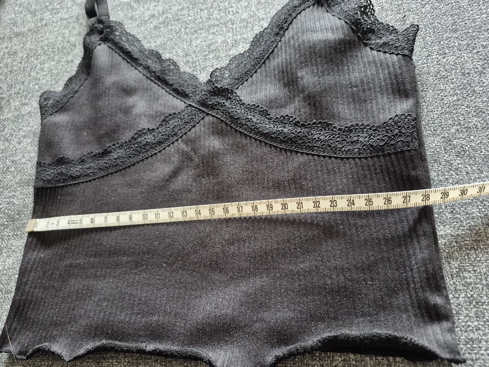 H&M Tops: Crop top H&M Divided XS – Gebraucht aus Lausanne von claire1401 4