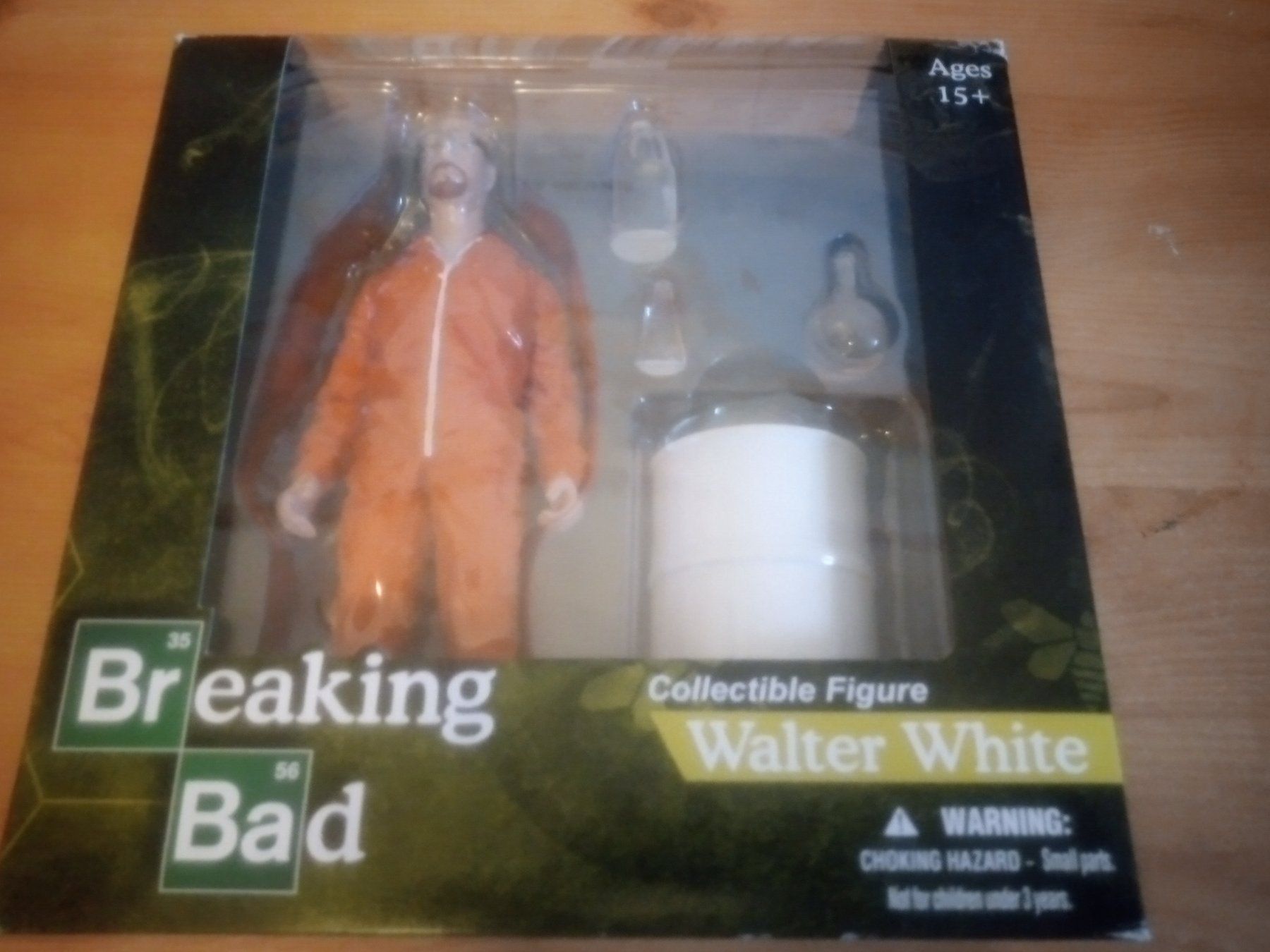 Statuette: Breaking Bad Walter White costume orange – Nuovo (secondo la descrizione) da Neuchâtel venduto da bor_esse 1