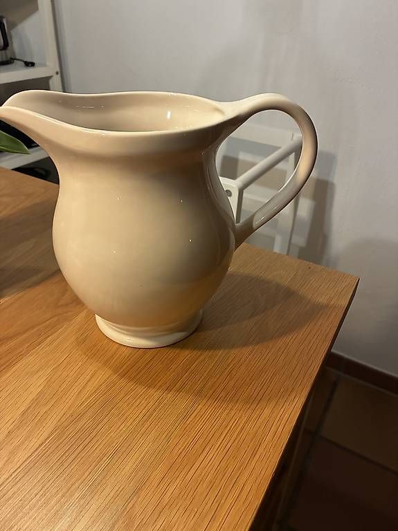 Karaffen: Krug in Farbe Beige – Gebraucht aus Obfelden von mau_6zc2