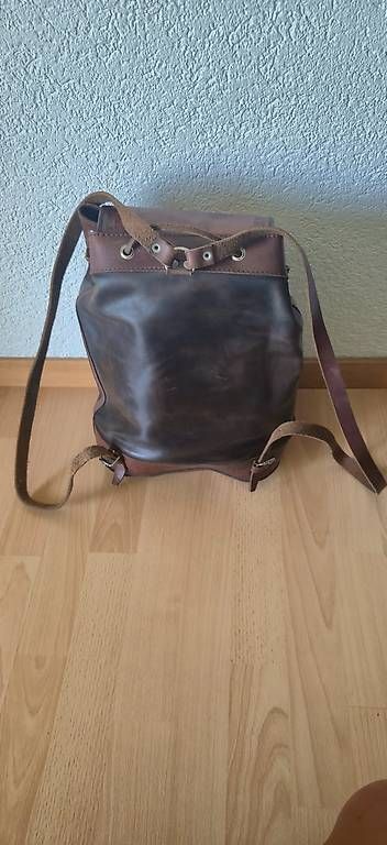 Zaini: Lederrucksack braun mit schönen Details – Usato da Lostorf venduto da a_susu 1