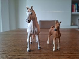 Schleich Pferde Stute mit Fohlen, mit Gebrauchsspuren