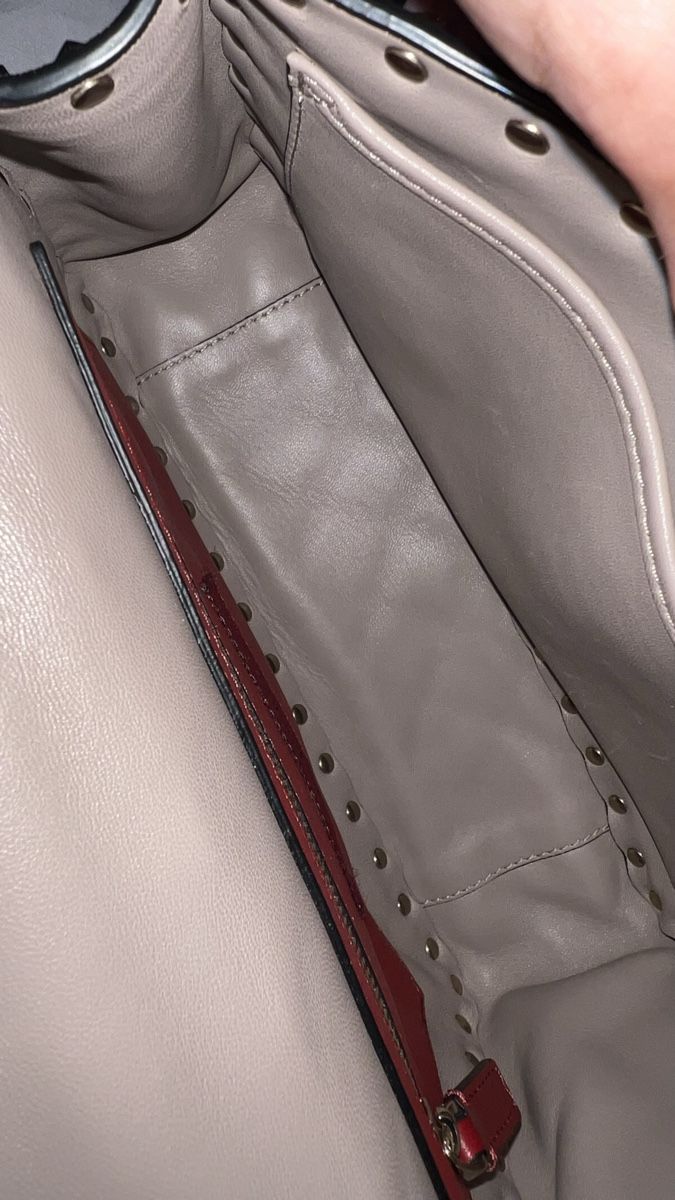 Valentino Borse da donna: Valentino Garavani Medium Nappa Rockstud Spike Bag – Nuovo (secondo la descrizione) da Zürich venduto da Caro911 5