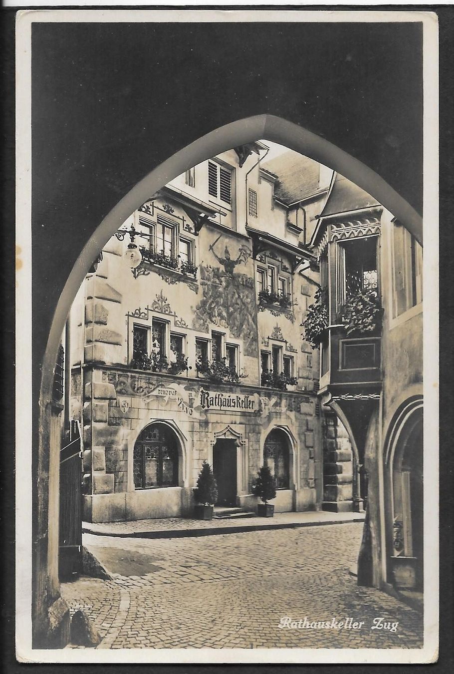 Cartoline postali: Zug Rathauskeller – Usato da Olten venduto da clotaldi