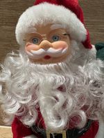 Klaus singt und tanzt Weihnachtsmann