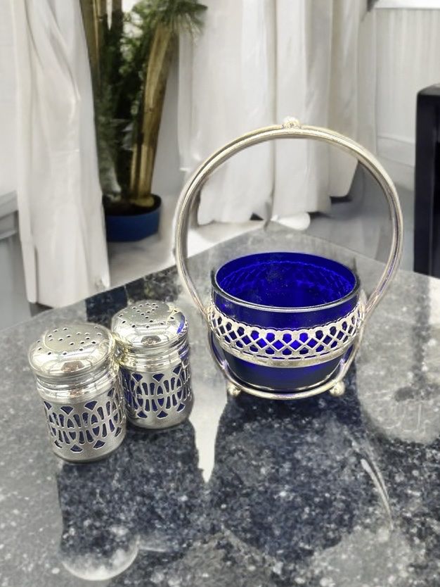 Elettrodomestici da cucina: Vintage Silver Plated Salt & Pepper Set & Condiment Dish – Usato da Villmergen venduto da JacRon
