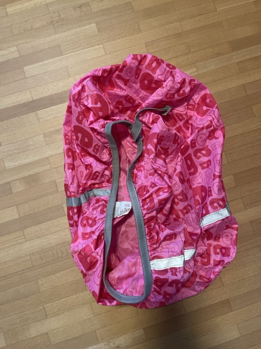 Sacs & sacs à dos: Ergo bag Regen Hülle  – D'occasion à Hinwil par Grappeli 1