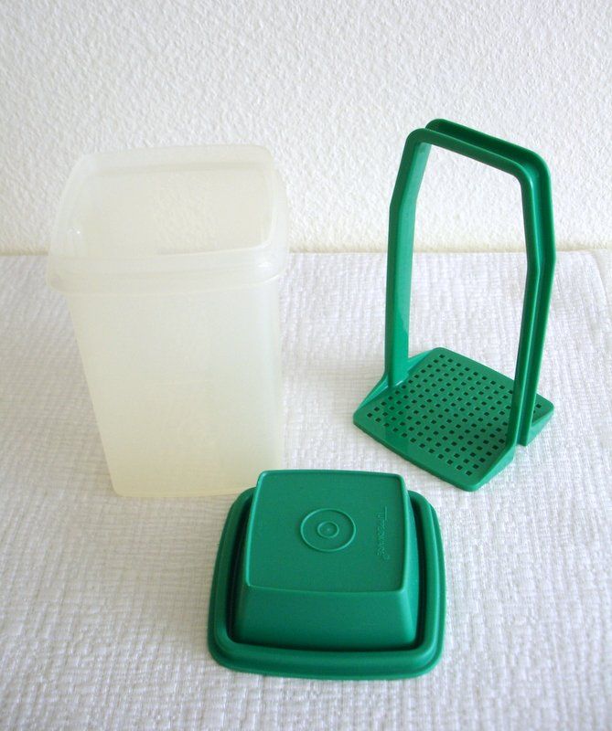 Tupperware Contenitori & Simili: Tupperware Gurken Lift Original & Schüttelbecher 300 ml – Usato da Regensdorf venduto da anna059 2