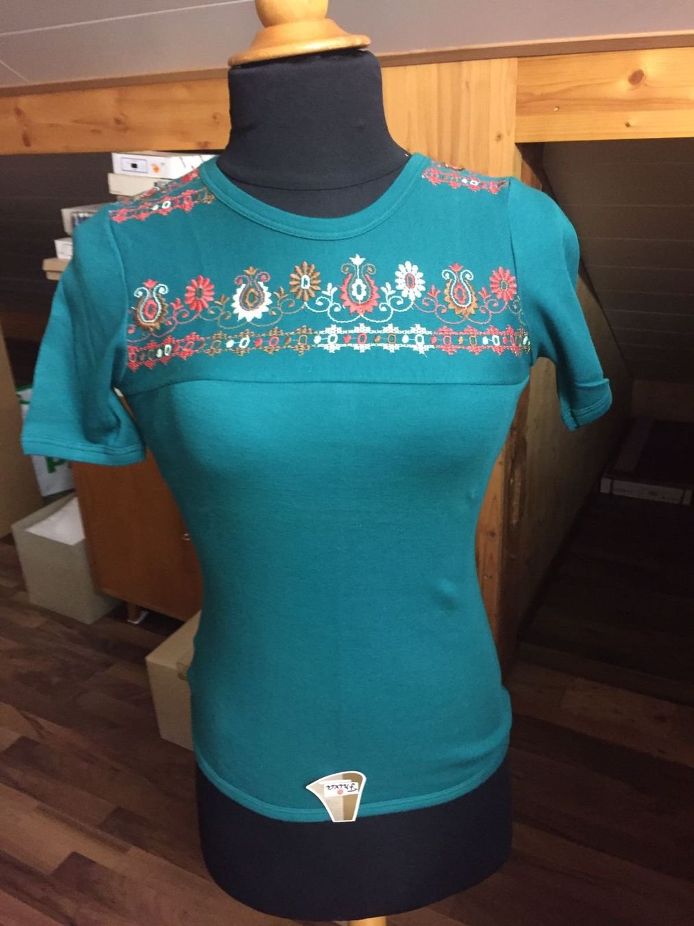 T-shirt: T`Shirt – Nuovo (secondo la descrizione) da Balsthal venduto da dasesaro