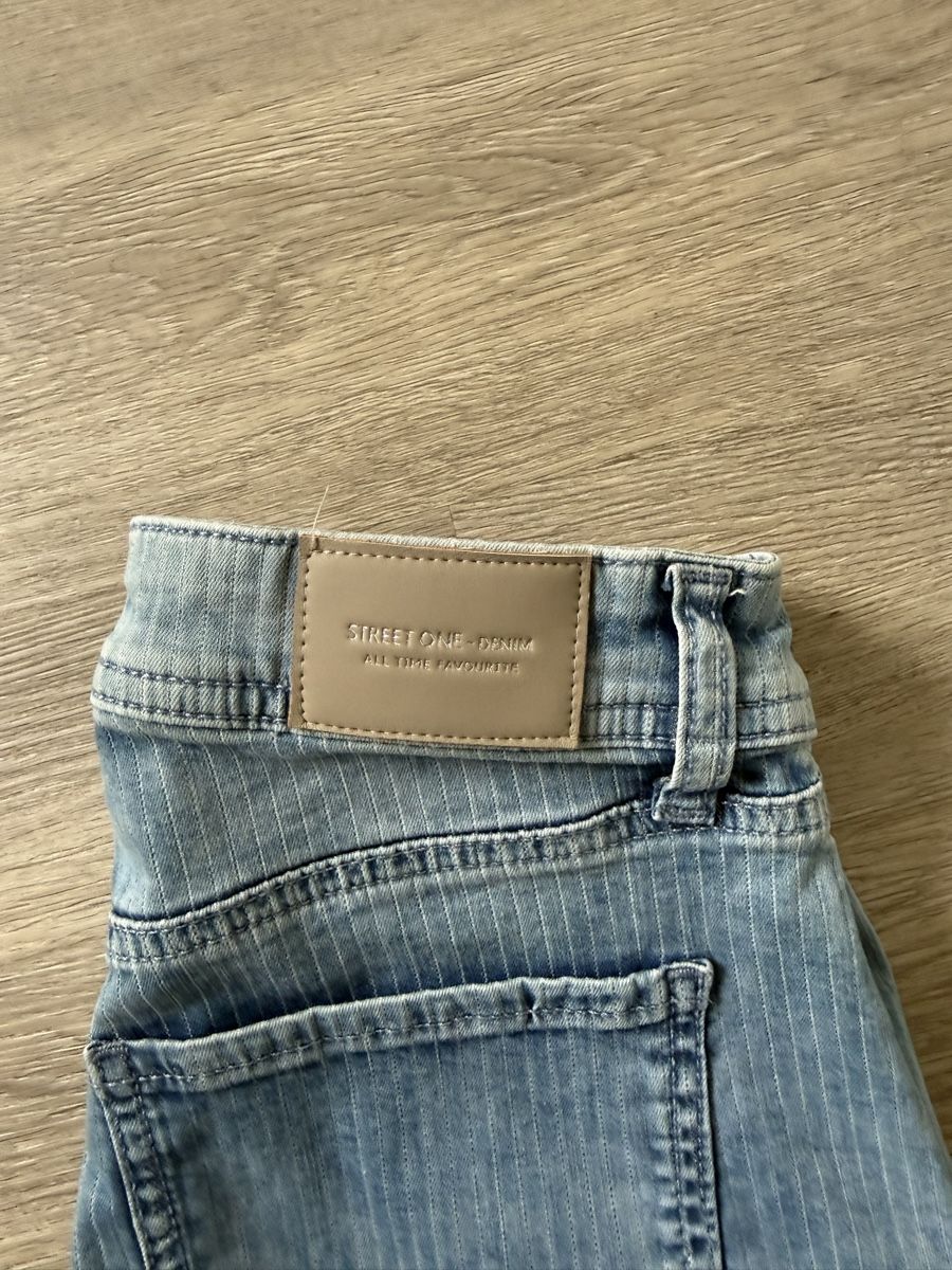 Jeans: Jeans 7/8 – Gebraucht aus Rehetobel von bodystyl 4