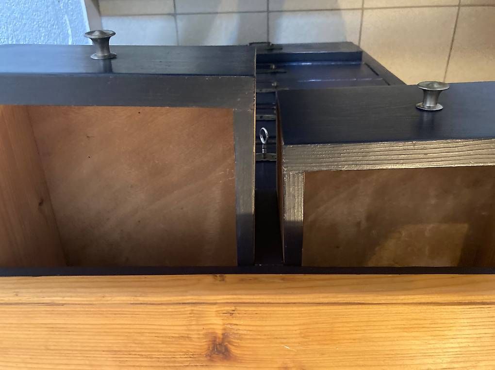 Kommoden: Commode tiroirs bois bleu pétrole – Gebraucht aus Crissier von mar_rwq8 2