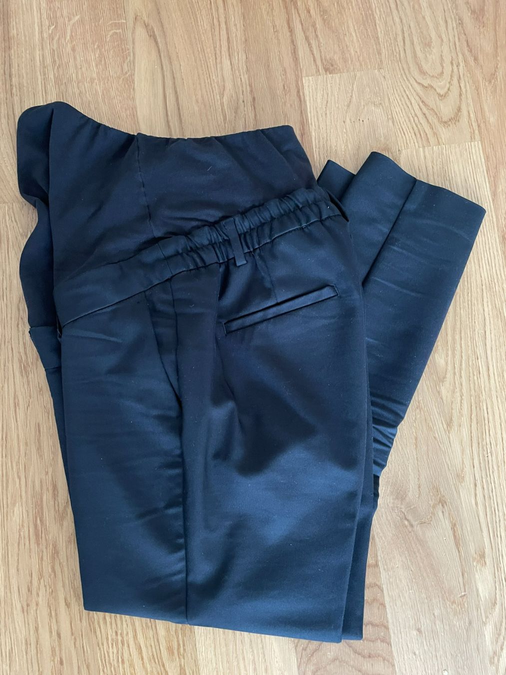 H&M Pantalons: Umstandshose,  Grösse M – D'occasion à Kloten par schunksz