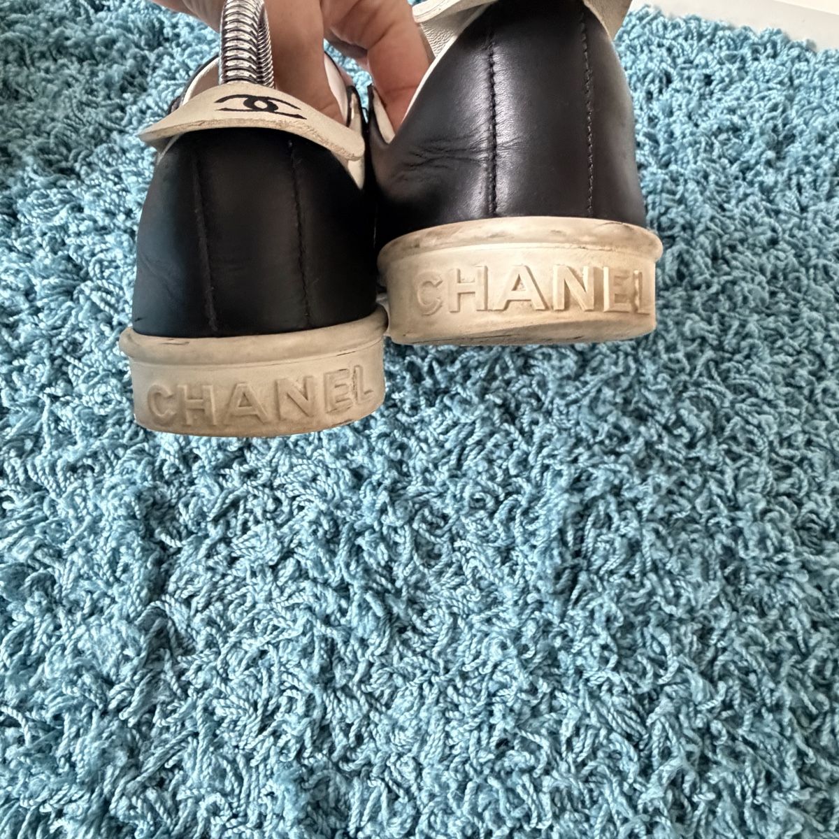 Chanel Scarpe da donna: Chanel Black Leather trainers Size 39 EU Used – Usato da Kloten venduto da liu_65tx 3