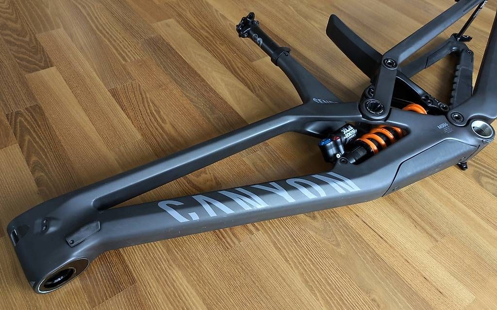 Biciclette: Canyon Sender CFR Downhill-Rahmen - Gebraucht – Usato da Zürich venduto da megas_stephanos 4